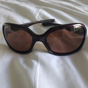 Oakley athletic women’s sunglasses and case